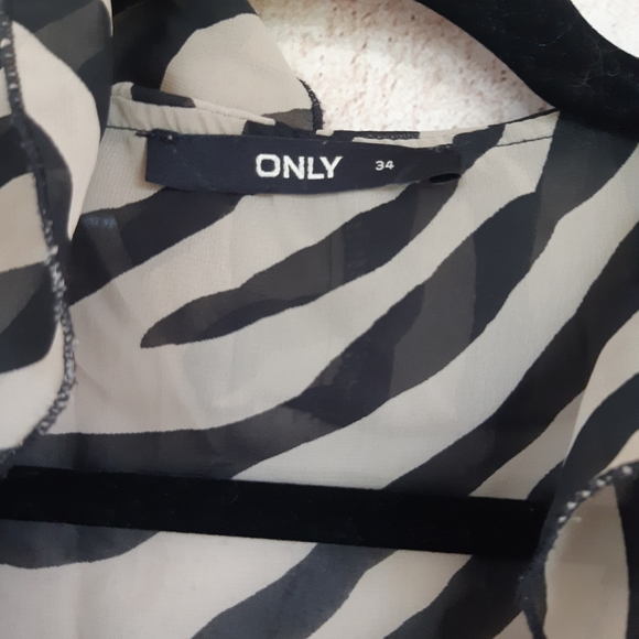 ONLY animal print top with ruffles - Picture 4 of 4